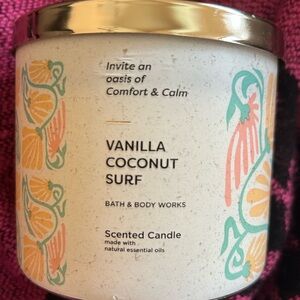 Bath & Body Works Vanilla Coconut Surf Candle - Cream and Gold